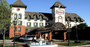  The Chateau Bloomington Hotel and Conference Center  Блумингтон